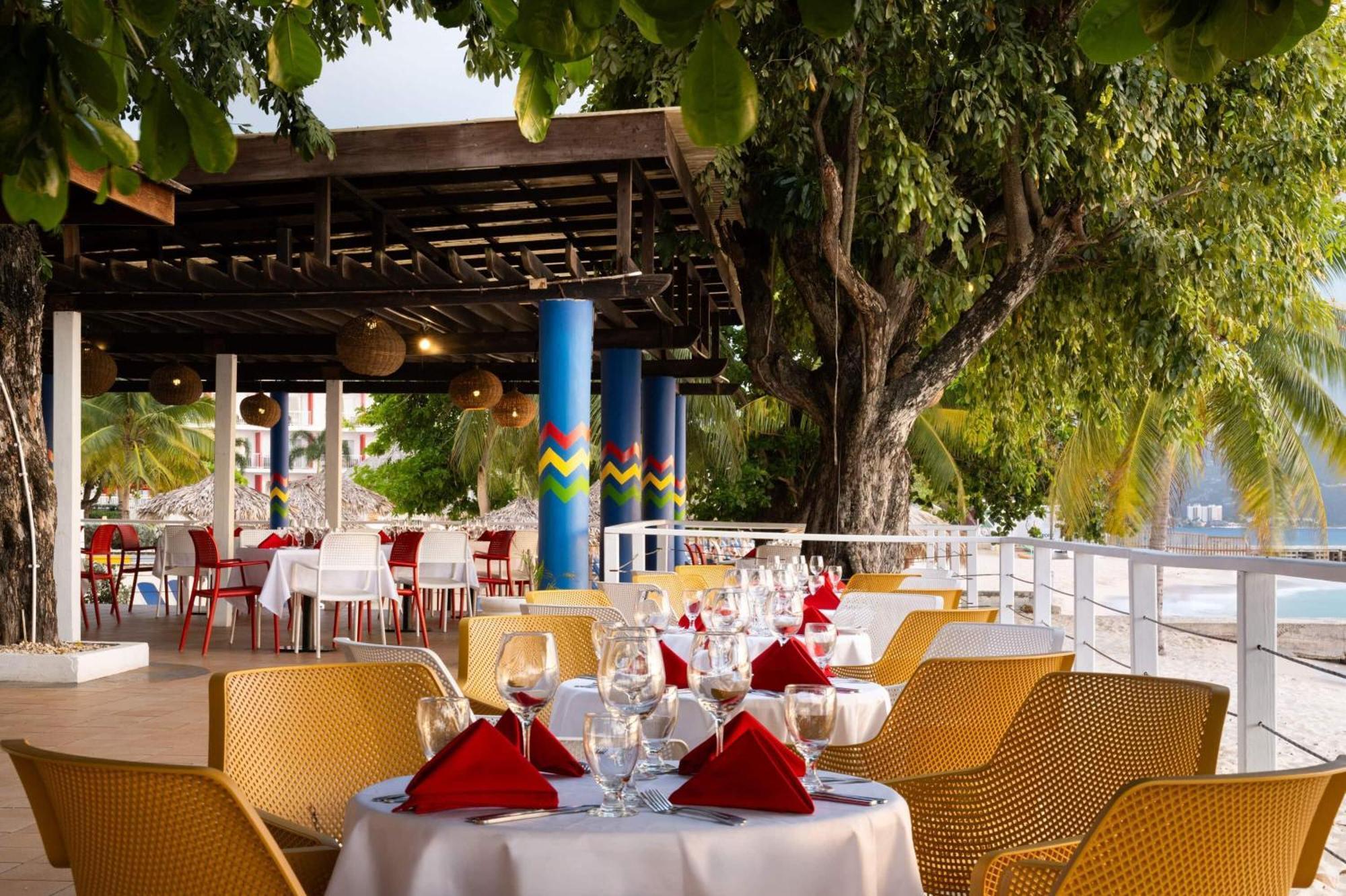 Grand Decameron Cornwall Beach, A Trademark All-Inclusive Resort Montego Bay Exteriér fotografie