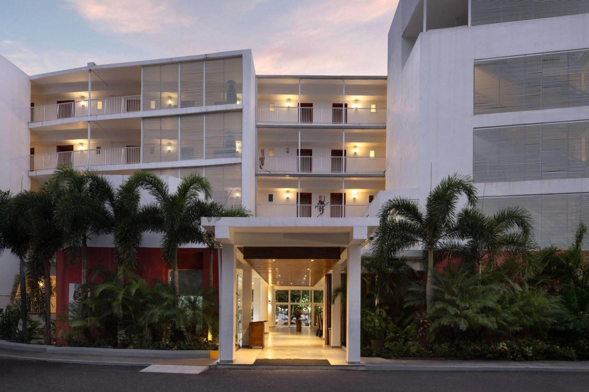 Grand Decameron Cornwall Beach, A Trademark All-Inclusive Resort Montego Bay Exteriér fotografie